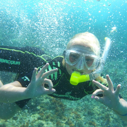 Ruta guiada con snorkel con oceanógrafas